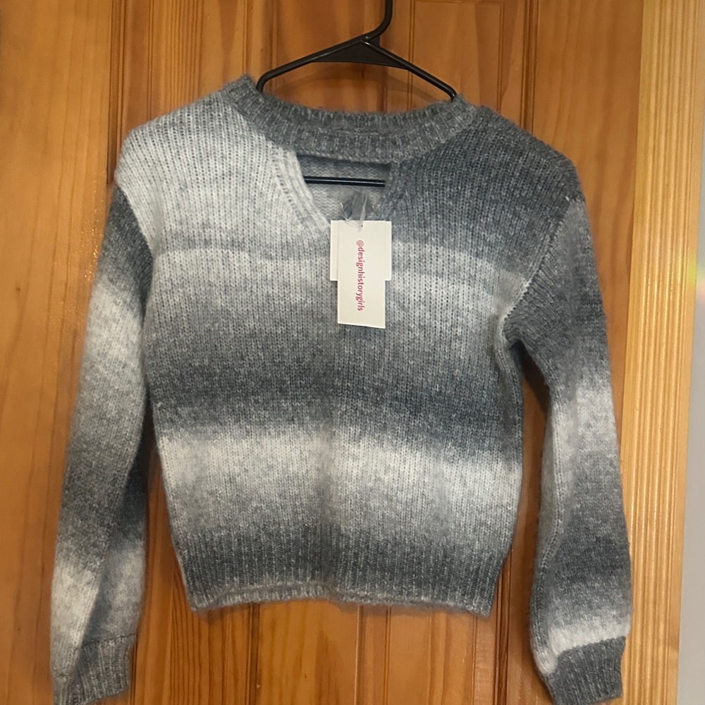Design History Gray Ombre V-Neck Sweater